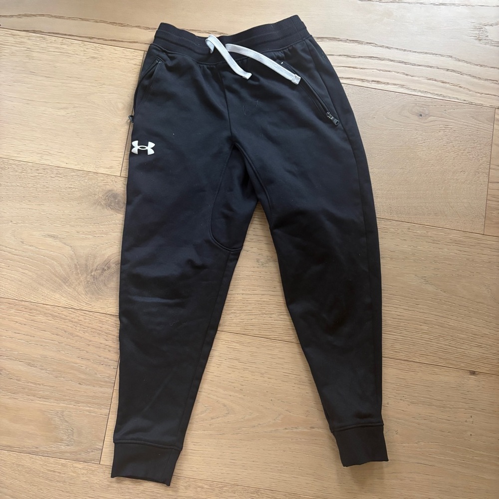 Under armour black pants small